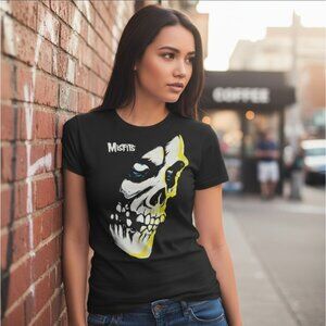Misfits ✦ Skull Graphic T-Shirt ✦ by Hot Topic S Black Cotton Short Sleeve NWT
